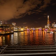 Skyscrapers on both sides of the Thames
