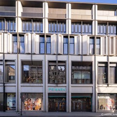 Primark on Oxford Street from the front