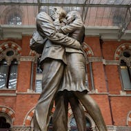 The Meeting Place statue at the St Pancras station