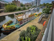 Colourful house boat in Regent's Canal