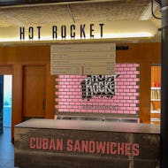 Kuubalaisia voileipiä Hot Rocket-myymälästä